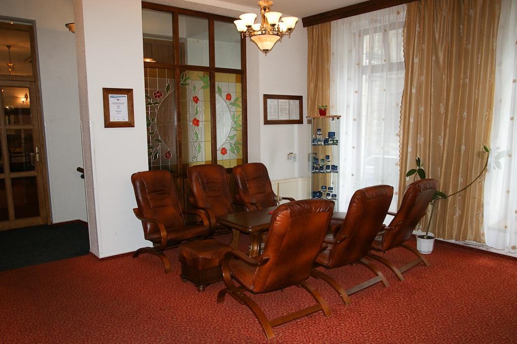 Hotel Maria Ostrava Bagian luar foto