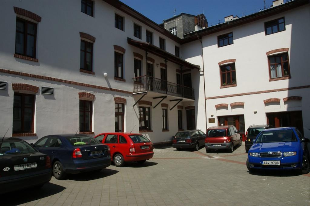 Hotel Maria Ostrava Bagian luar foto