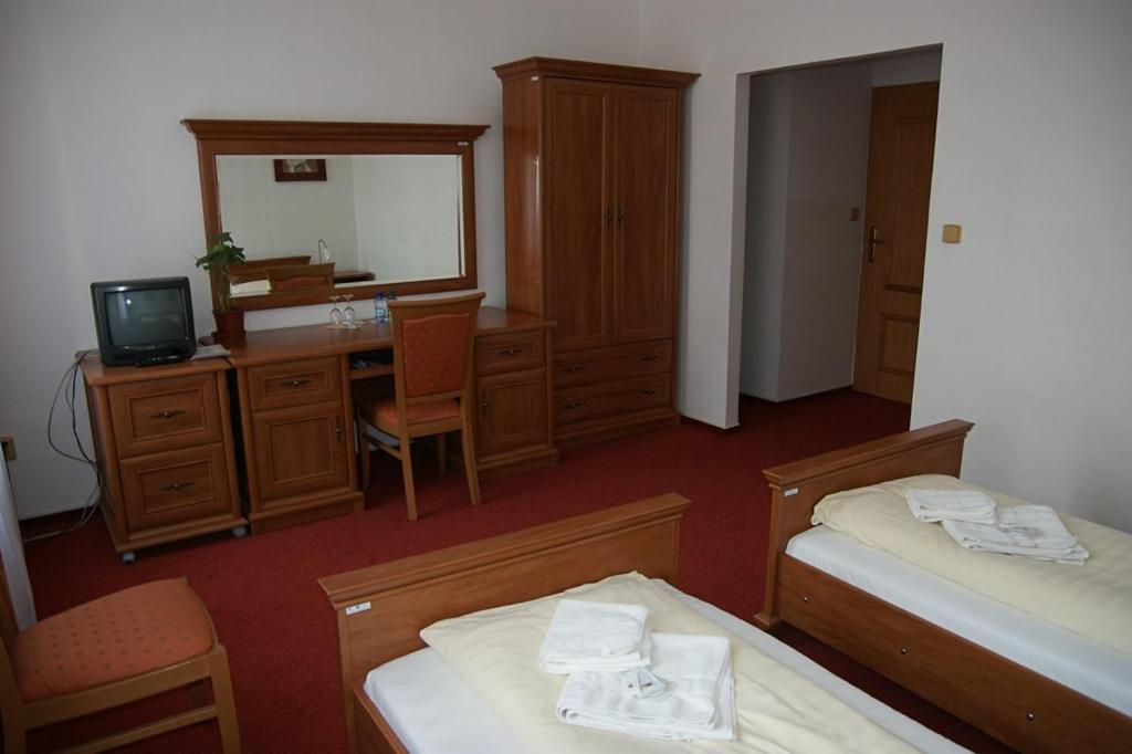 Hotel Maria Ostrava Bagian luar foto