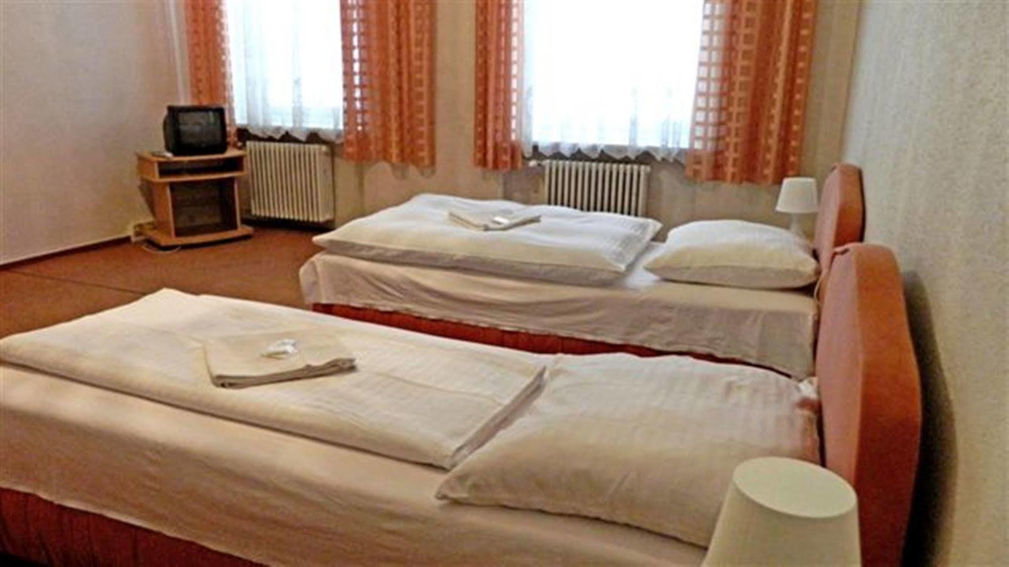 Hotel Maria Ostrava Bagian luar foto