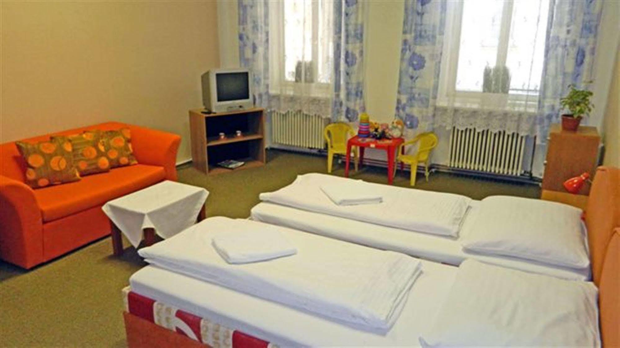 Hotel Maria Ostrava Bagian luar foto