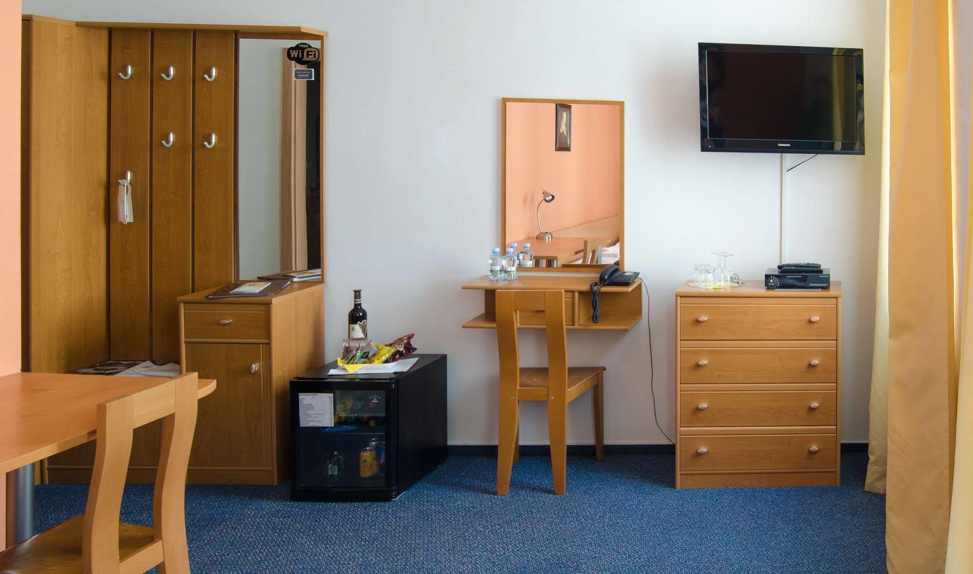 Hotel Maria Ostrava Bagian luar foto