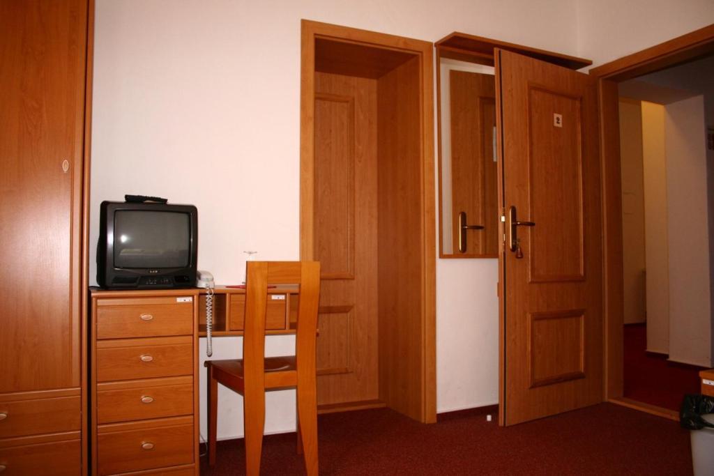 Hotel Maria Ostrava Bagian luar foto